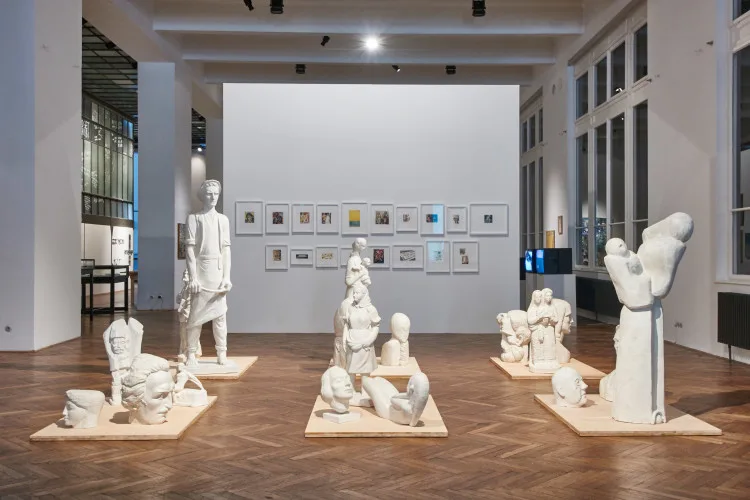 33 Ausstellungsansicht, 2015