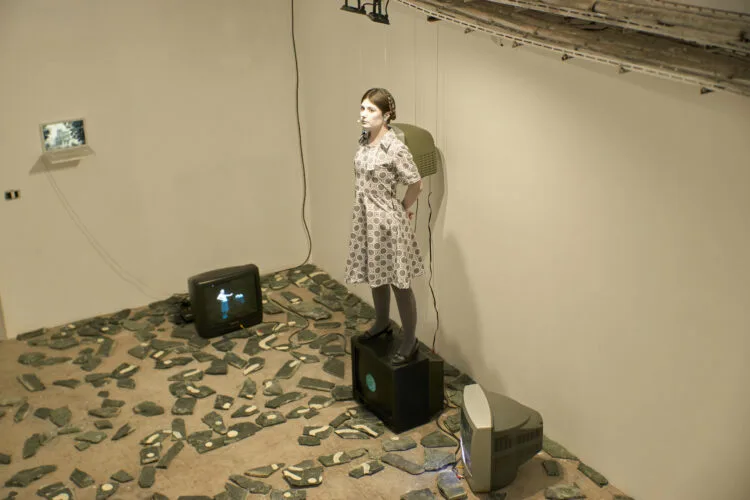 Adina Mocanu Being Nina Multi-channel video installation, on-site interventions, performance, 2019 – 2021 Installation view at Kunsthalle Bega. Courtesy of the artist and Kunsthalle Bega photo: Vlad Cîndea